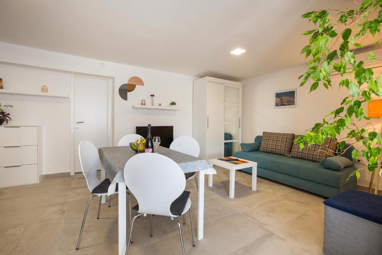 Apartaments Punta Relax ウマグ エクステリア 写真
